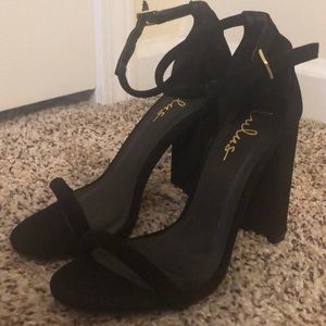 Lulu’s Black Chopin heels